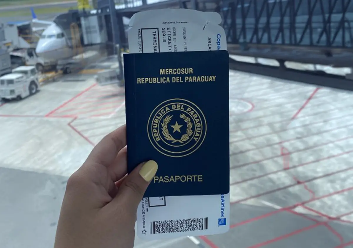 Paraguayan passport, the document issued after naturalization is granted in Paraguay